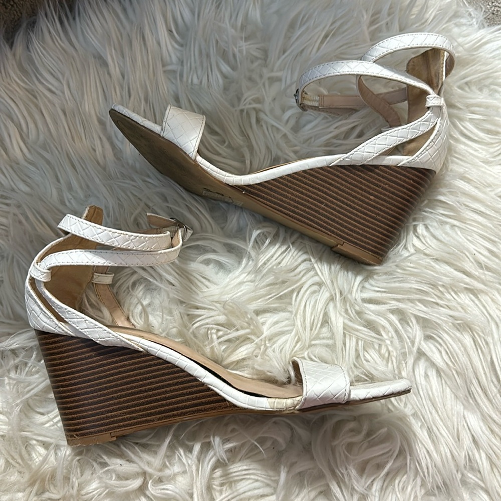 Women’s shoes